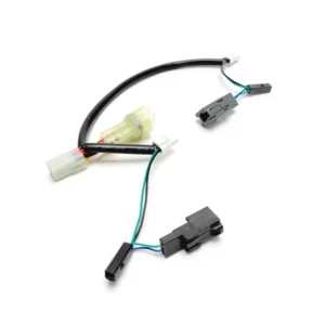 Plug-&Play Front T3 -johdotussovitin Kawasaki KLR650:lle DENALI Electronics