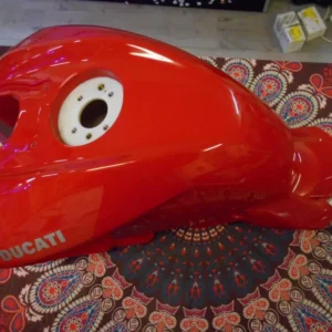 Polttoainesäiliö Ducati