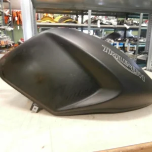 Bensatankki Triumph