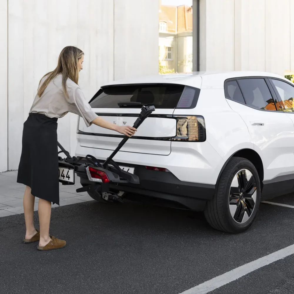 THULE OUTPACE 2 -pyöräteline vetokoukussa