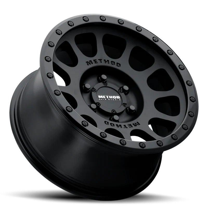 Method MR305 NV 18x9 +25mm Offset 5x150 116.5mm CB Gloss/Matte Black Street Loc Wheel